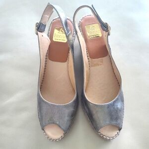 Kanna slingback wedges, metallic leather, comfort insole, size 10
